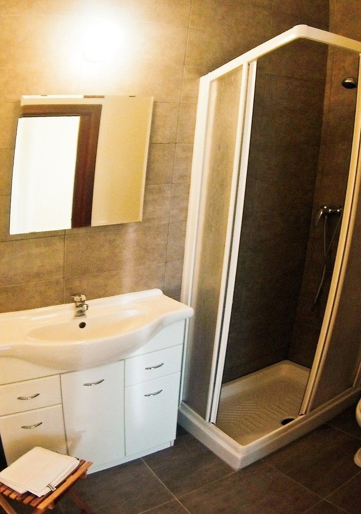 B&B Villa Monterosa Con Piscina Castronno ภายนอก รูปภาพ