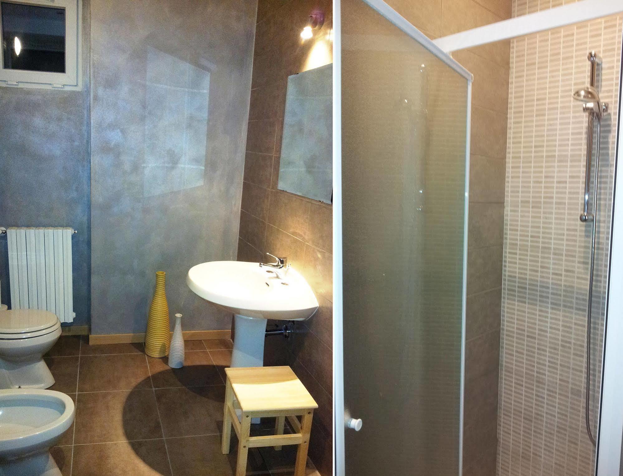 B&B Villa Monterosa Con Piscina Castronno ภายนอก รูปภาพ