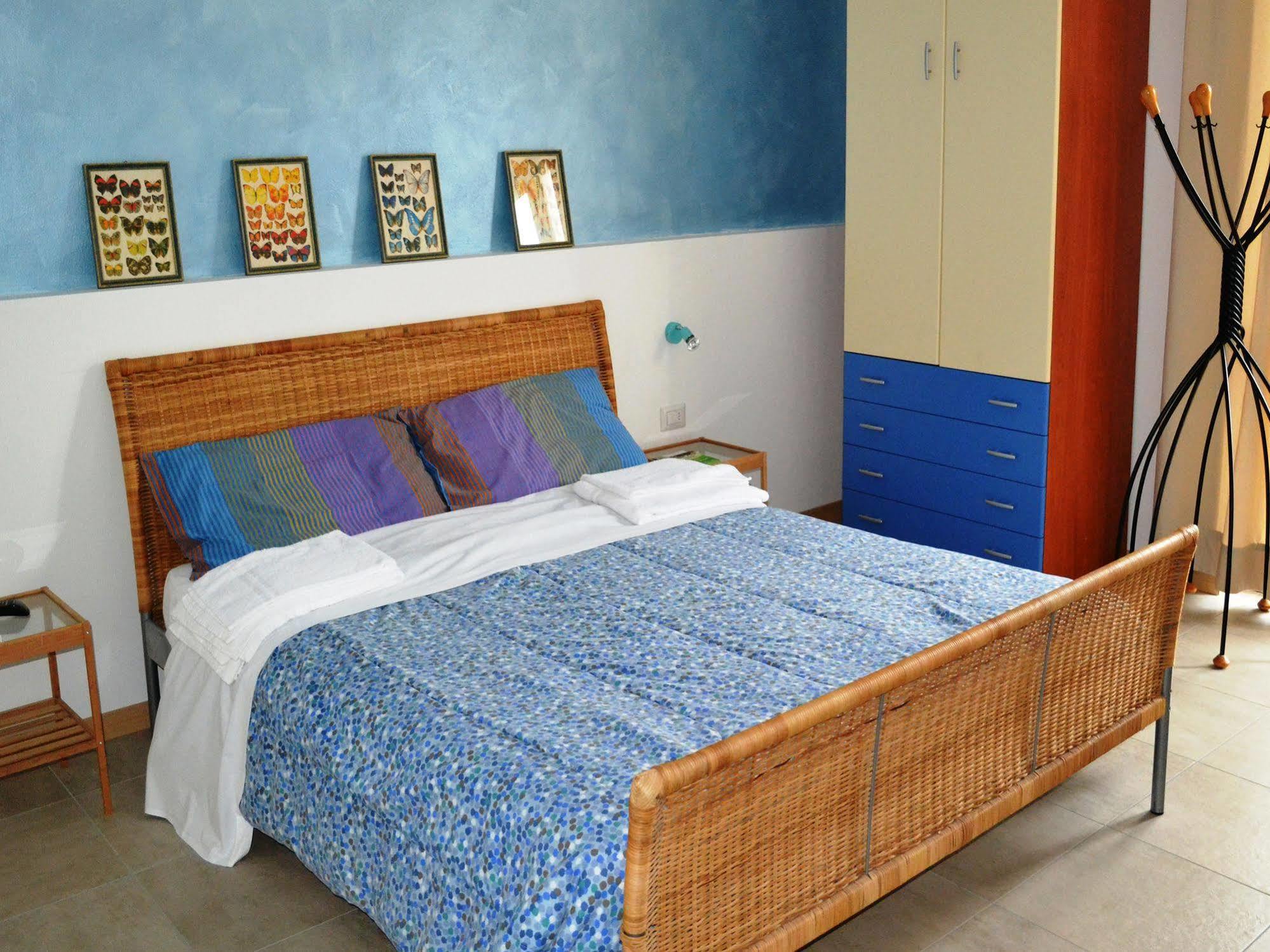 B&B Villa Monterosa Con Piscina Castronno ภายนอก รูปภาพ