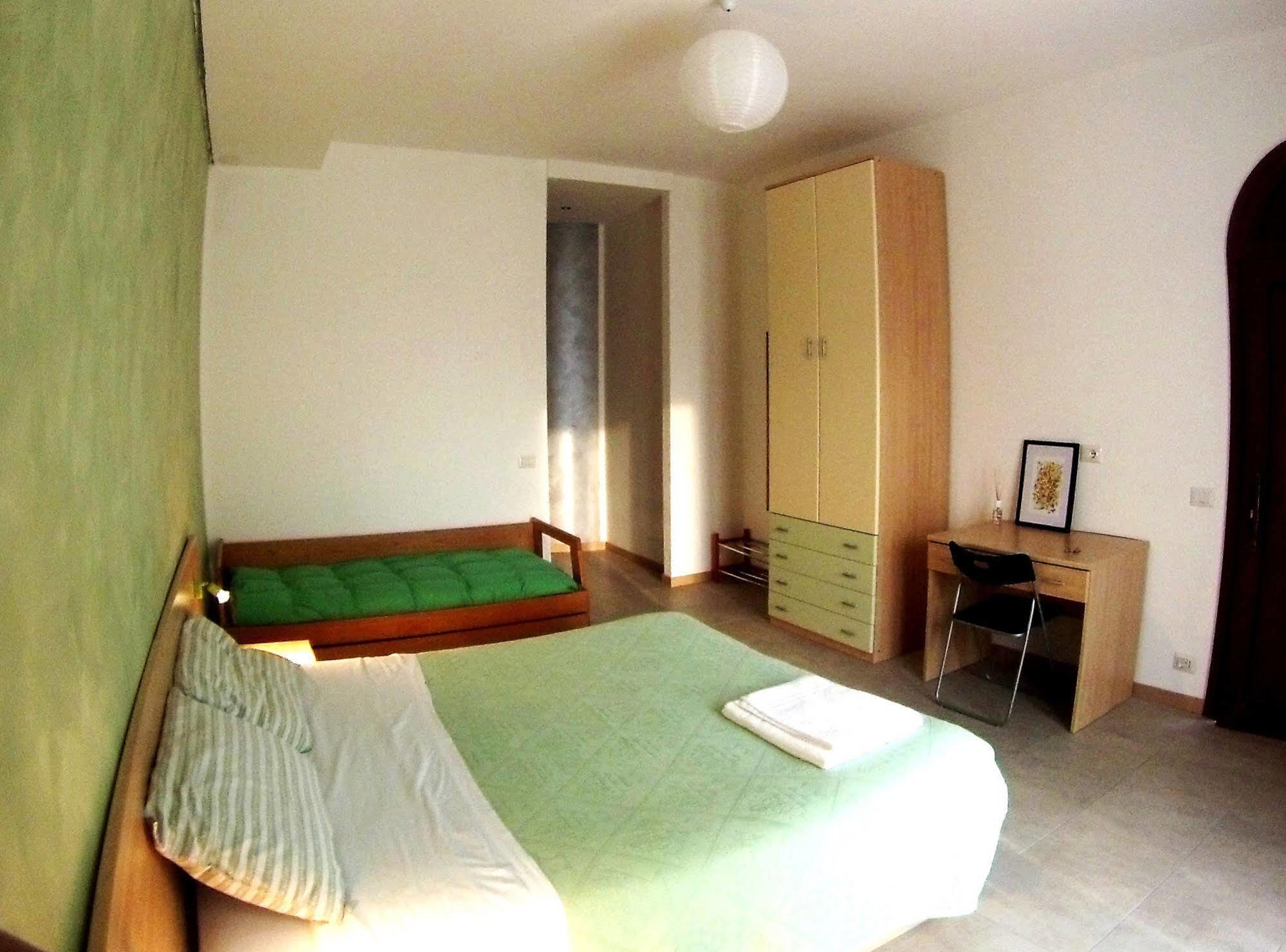 B&B Villa Monterosa Con Piscina Castronno ภายนอก รูปภาพ