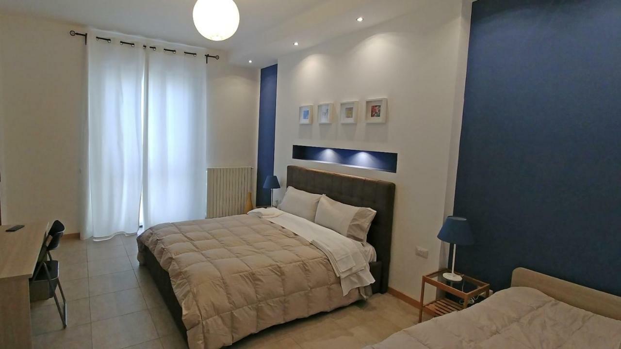 B&B Villa Monterosa Con Piscina Castronno ภายนอก รูปภาพ