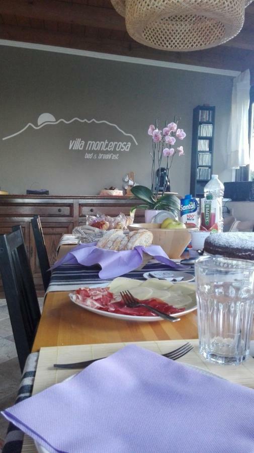 B&B Villa Monterosa Con Piscina Castronno ภายนอก รูปภาพ