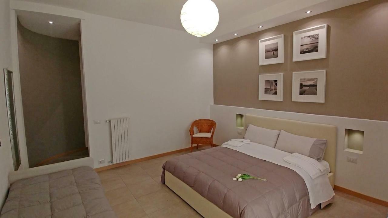 B&B Villa Monterosa Con Piscina Castronno ภายนอก รูปภาพ