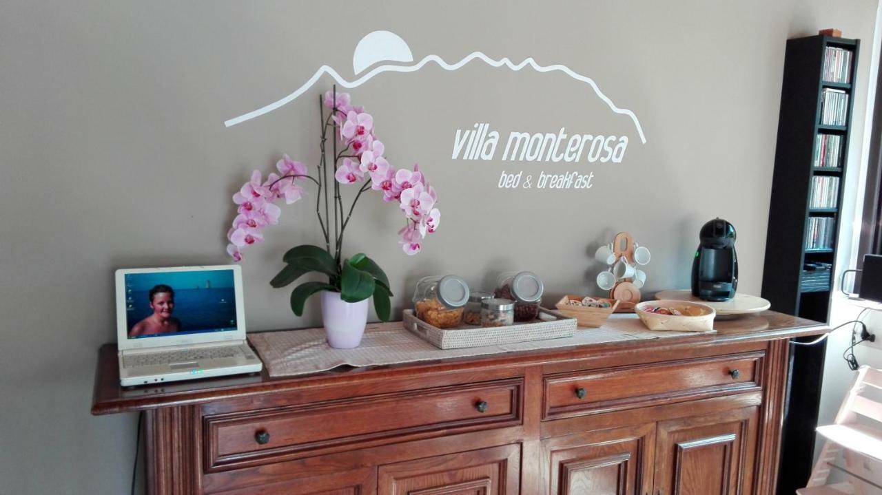 B&B Villa Monterosa Con Piscina Castronno ภายนอก รูปภาพ